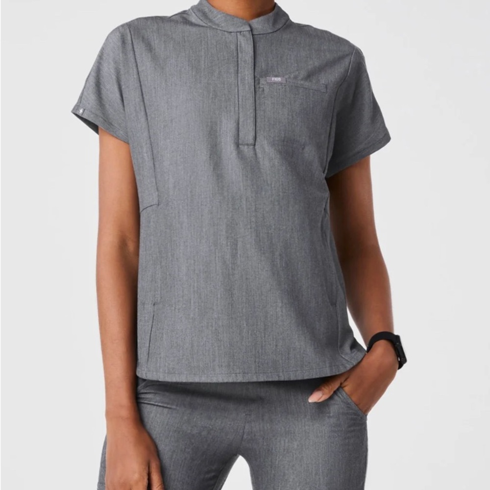 Gray Women's Figs Scrub top med